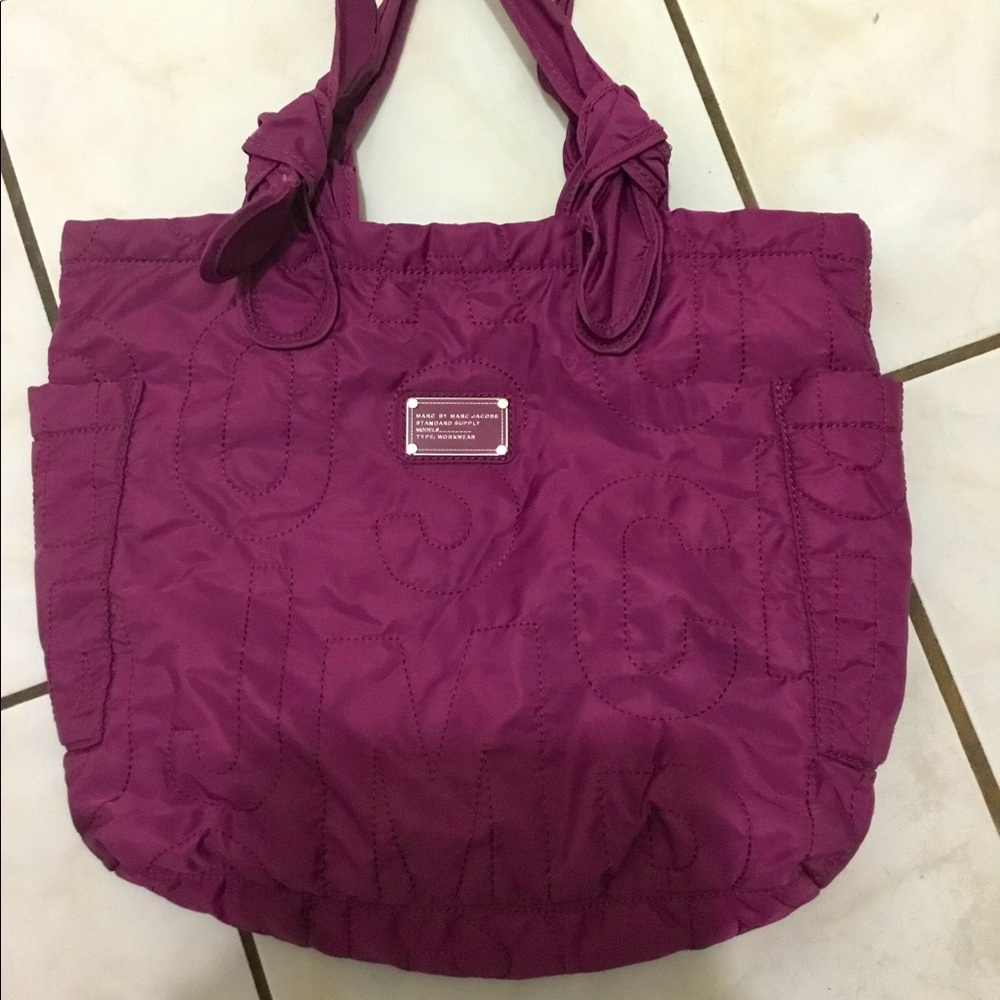 GORGEOUS MARC JACOBS TRAVEL BAG